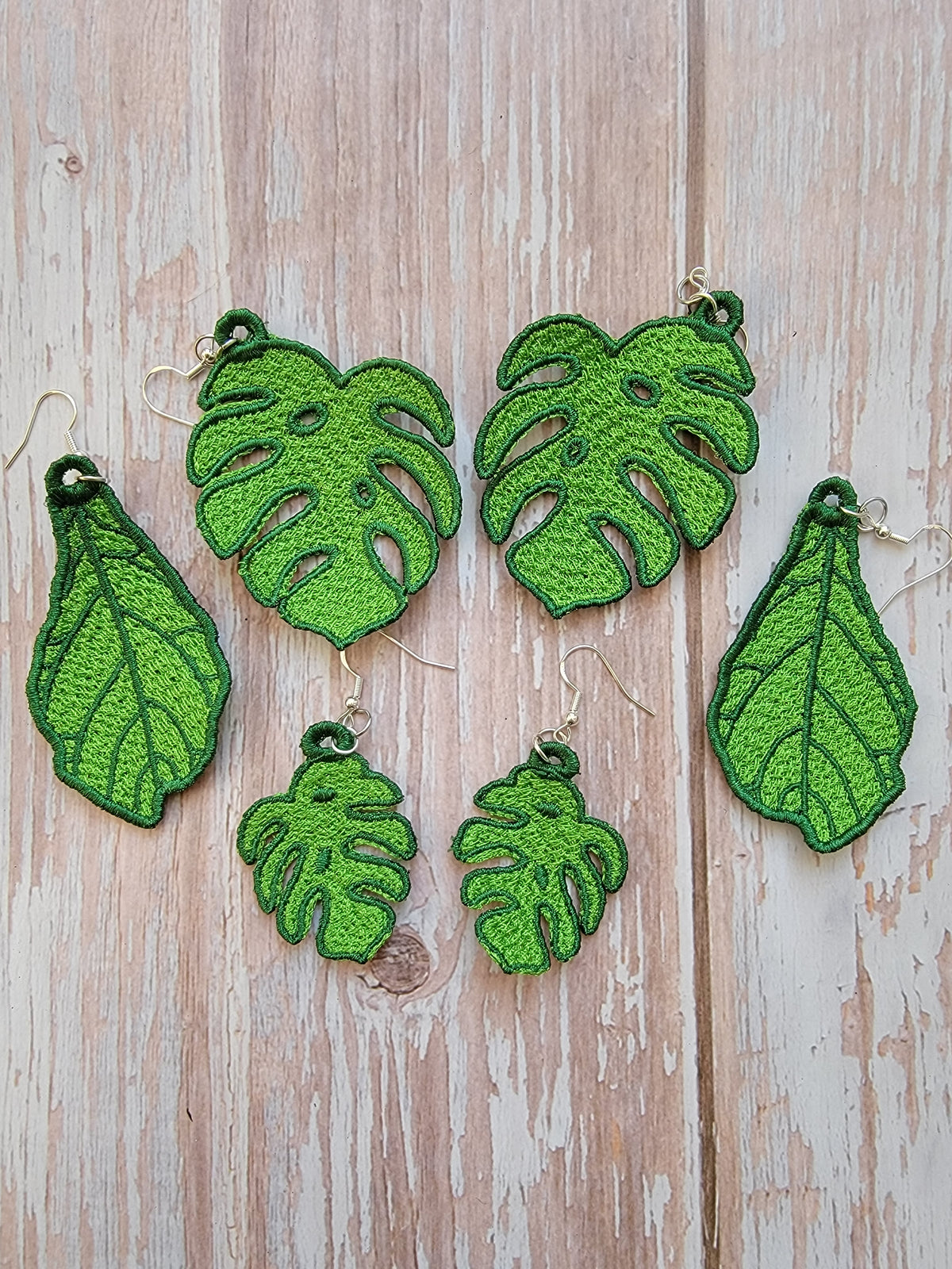 Monstera Muscle Mini Muscle Mommy Monstera Earrings – thepawfectpatch